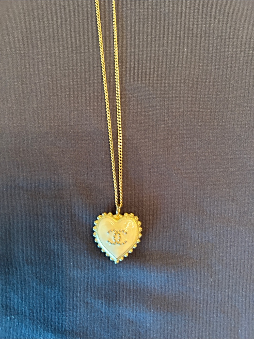 Vintage CHANEL heart pendant necklace